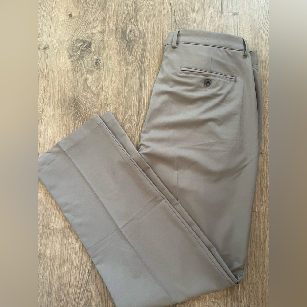 Greg Norman Collection Gray Dress Pants with Straight-Cut Legs